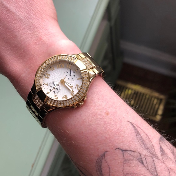 Guess Women Gold Band Watch - Picture 5 of 8